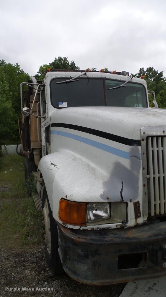 image for item L3062 1991 International 9400 dump truck
