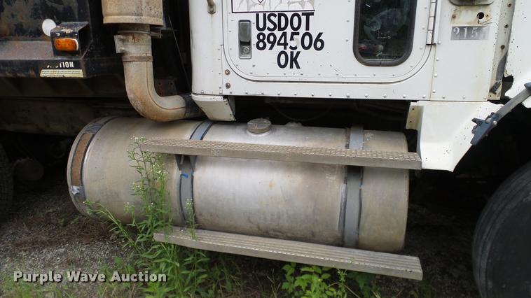image for item L3062 1991 International 9400 dump truck