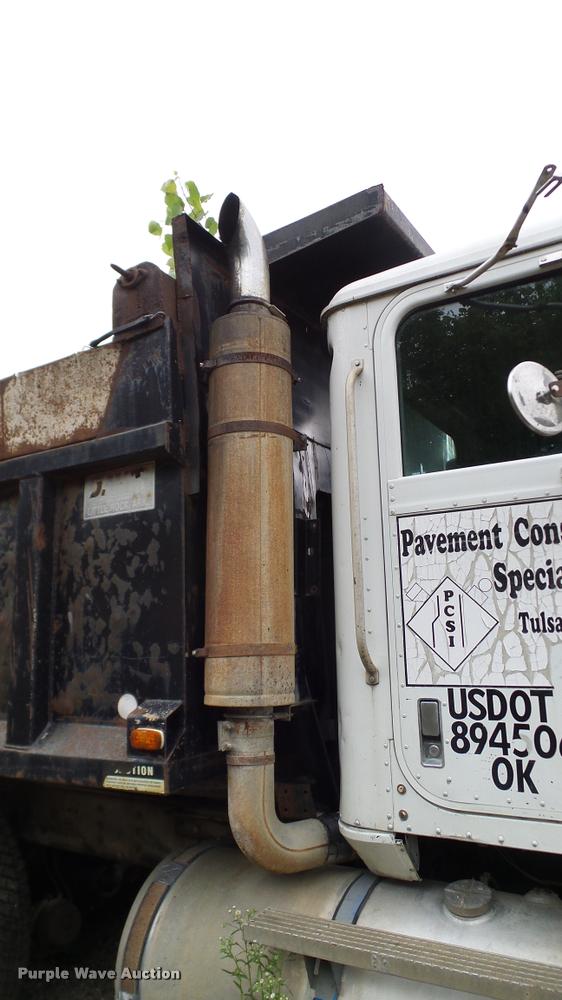 image for item L3062 1991 International 9400 dump truck