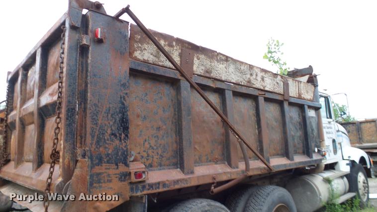 image for item L3062 1991 International 9400 dump truck