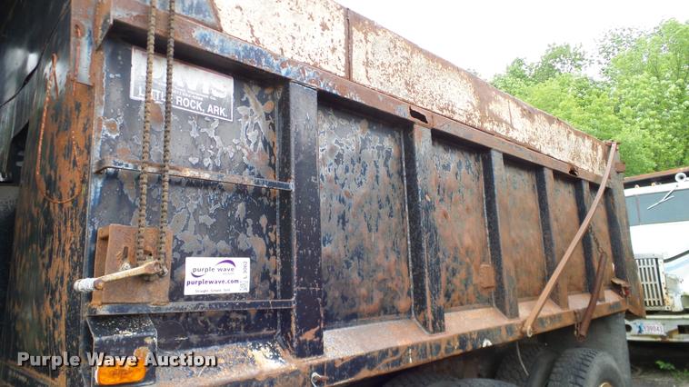 image for item L3062 1991 International 9400 dump truck