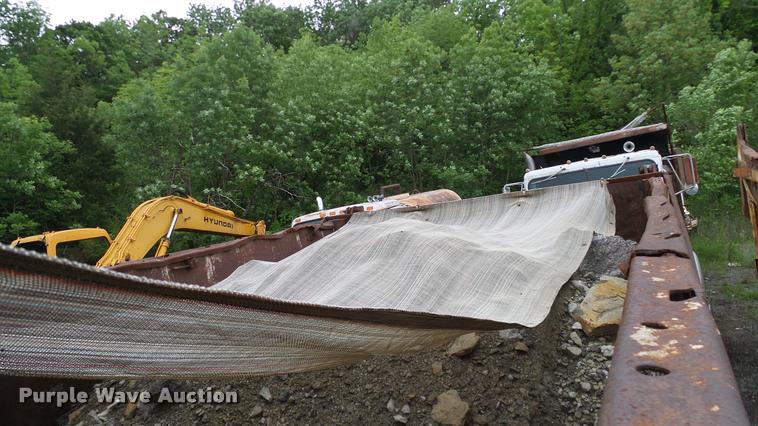 image for item L3062 1991 International 9400 dump truck