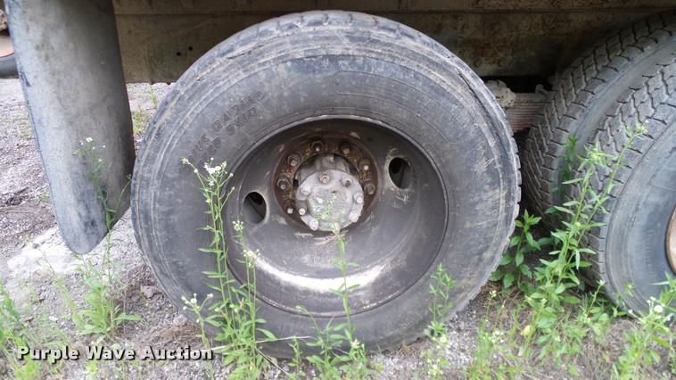 image for item L3062 1991 International 9400 dump truck