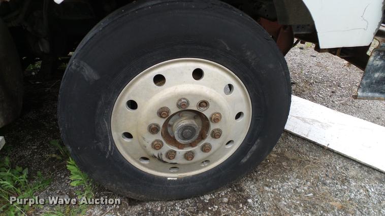 image for item L3062 1991 International 9400 dump truck