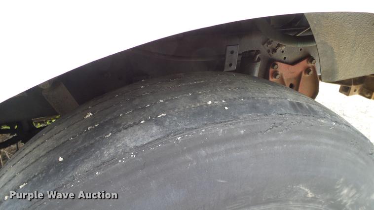 image for item L3062 1991 International 9400 dump truck