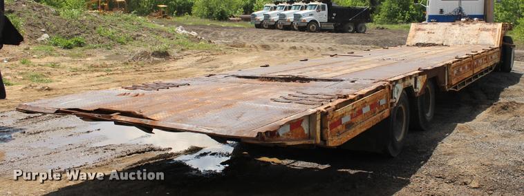 image for item L3064 1977 Muv-All drop deck equipment trailer