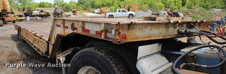 image for item L3064 1977 Muv-All drop deck equipment trailer