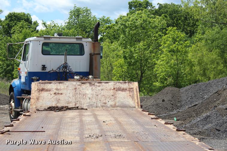 image for item L3064 1977 Muv-All drop deck equipment trailer