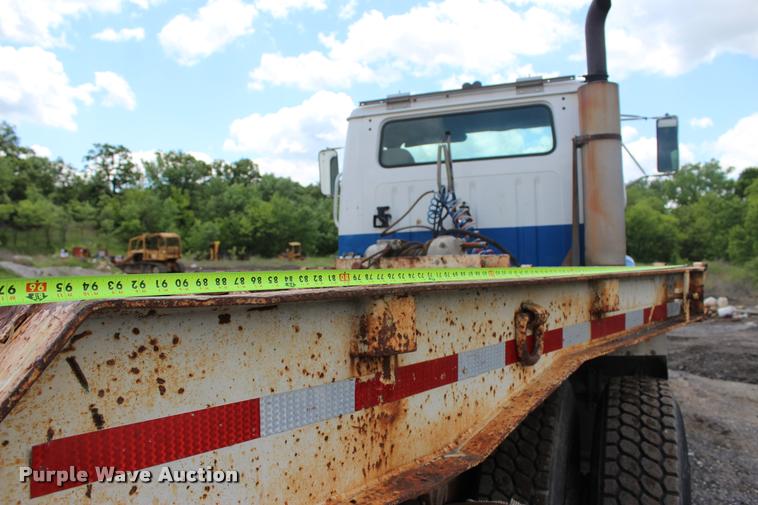 image for item L3064 1977 Muv-All drop deck equipment trailer