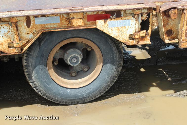 image for item L3064 1977 Muv-All drop deck equipment trailer