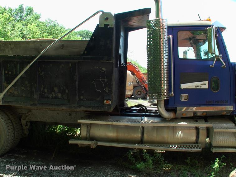 image for item L3066 1999 Western Star 4964EX dump truck