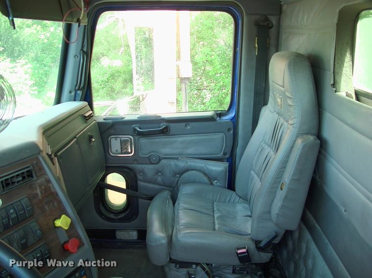 image for item L3066 1999 Western Star 4964EX dump truck