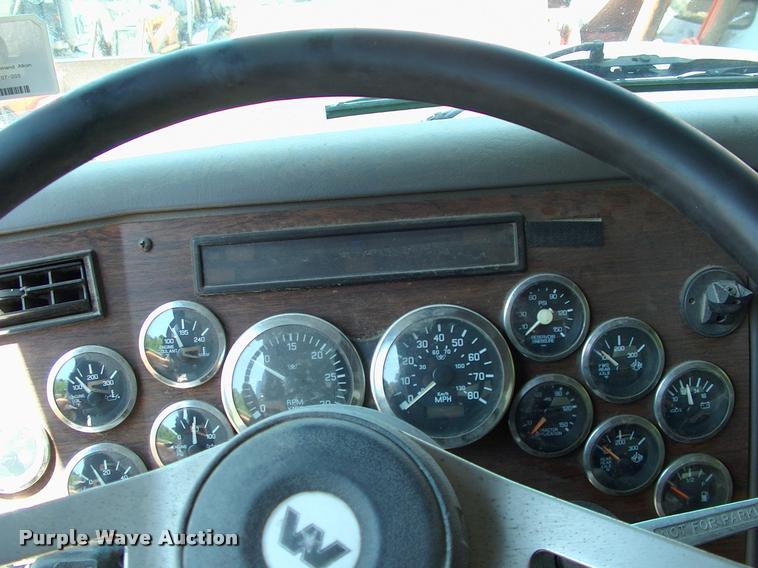 image for item L3066 1999 Western Star 4964EX dump truck