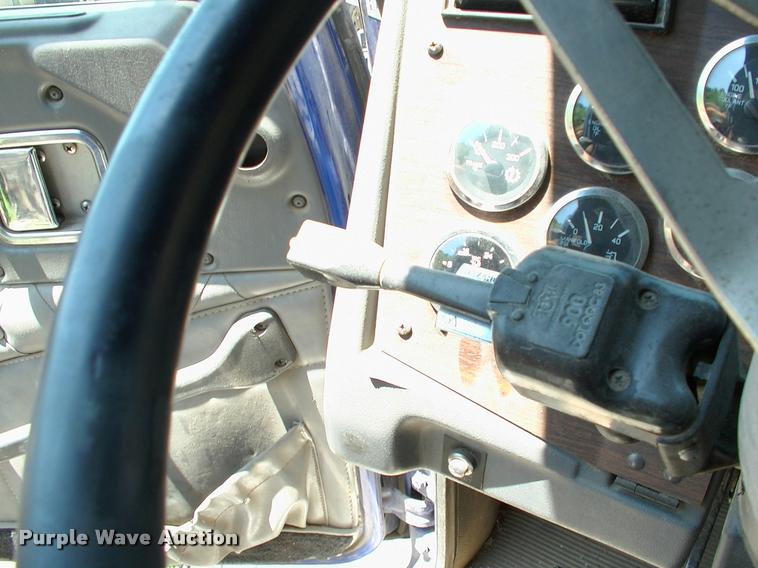 image for item L3066 1999 Western Star 4964EX dump truck