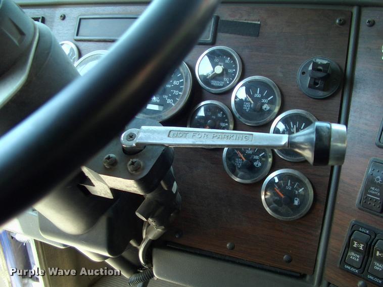 image for item L3066 1999 Western Star 4964EX dump truck