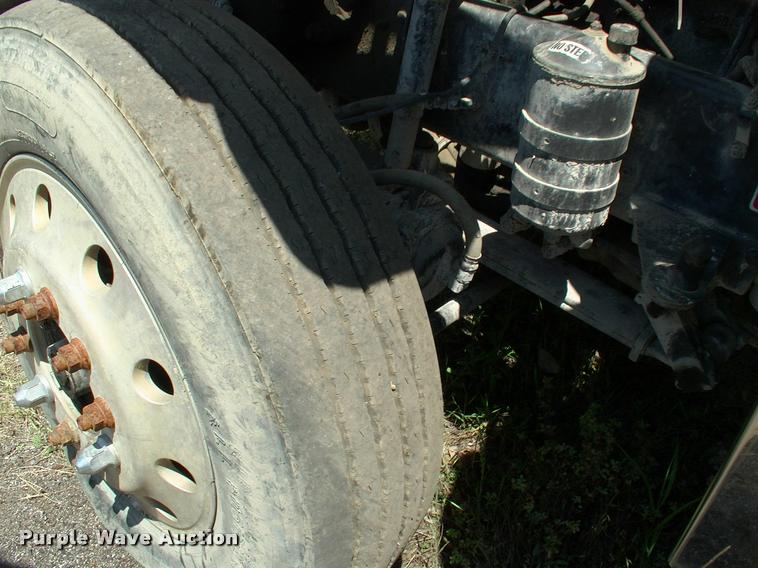 image for item L3066 1999 Western Star 4964EX dump truck