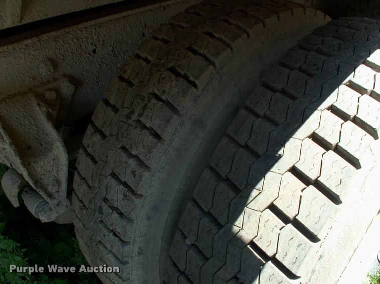 image for item L3066 1999 Western Star 4964EX dump truck