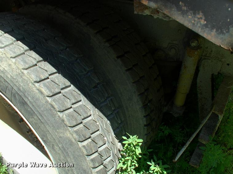 image for item L3066 1999 Western Star 4964EX dump truck