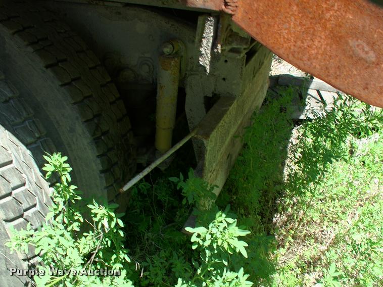 image for item L3066 1999 Western Star 4964EX dump truck