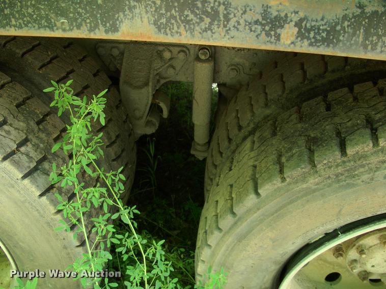 image for item L3066 1999 Western Star 4964EX dump truck