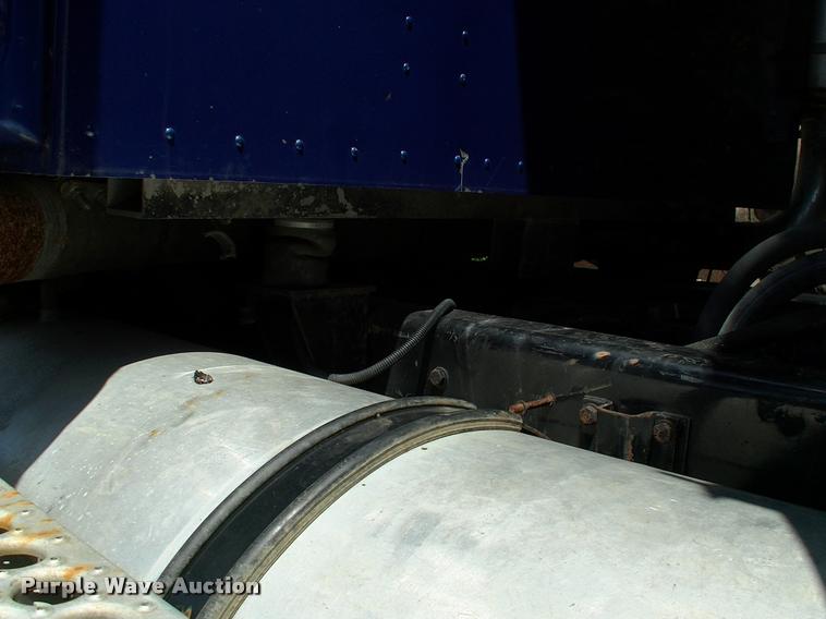 image for item L3066 1999 Western Star 4964EX dump truck