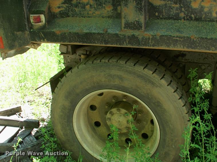 image for item L3066 1999 Western Star 4964EX dump truck