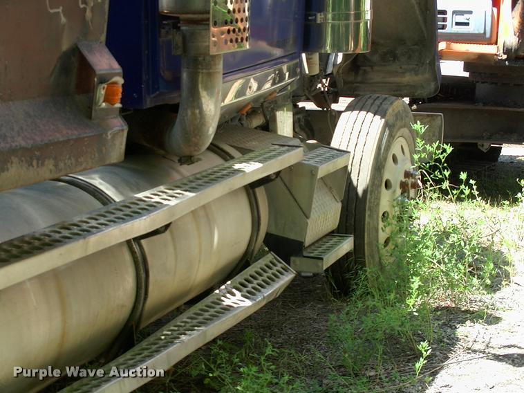 image for item L3066 1999 Western Star 4964EX dump truck