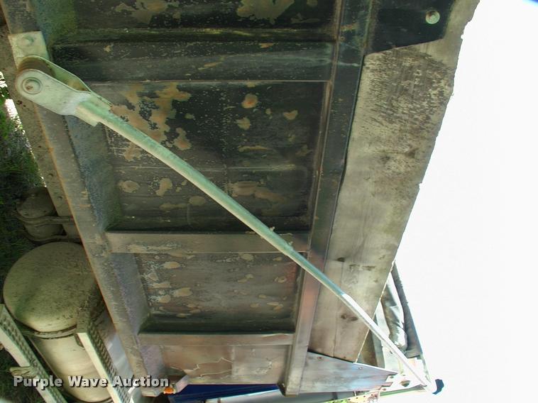 image for item L3066 1999 Western Star 4964EX dump truck