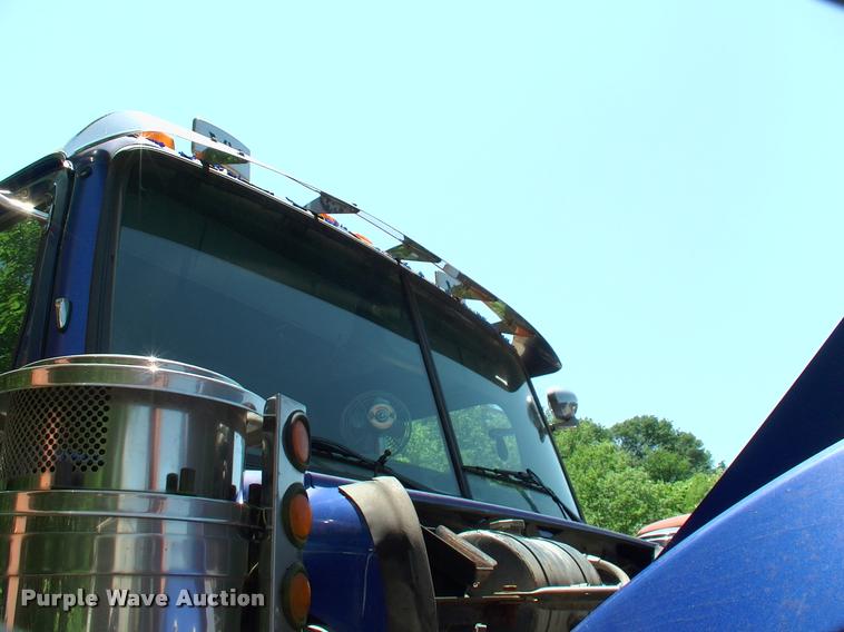 image for item L3066 1999 Western Star 4964EX dump truck