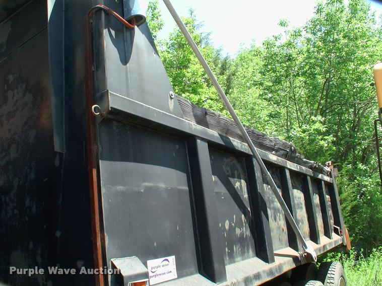 image for item L3066 1999 Western Star 4964EX dump truck