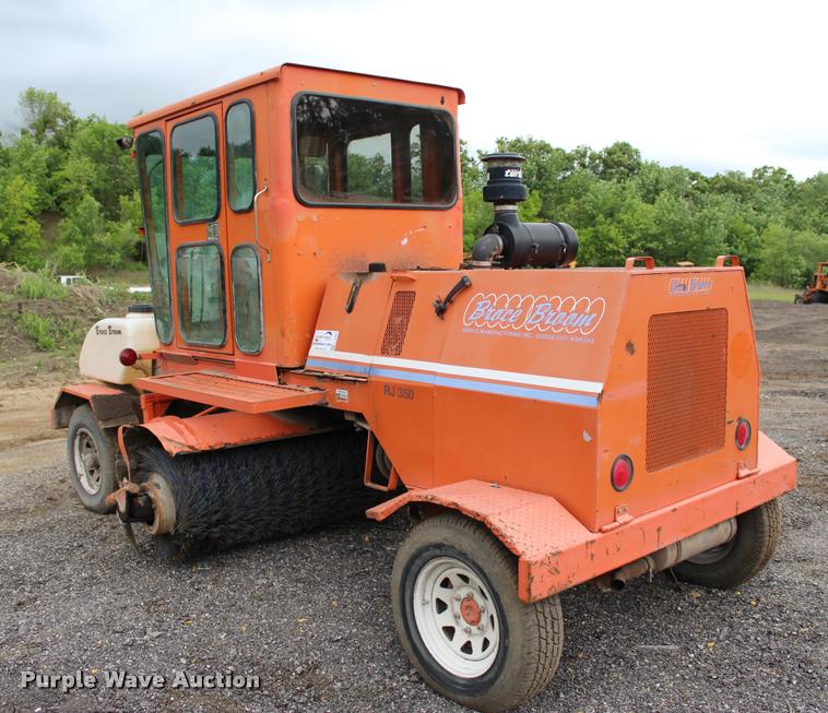 image for item L3068 Broce Broom RJ350 broom