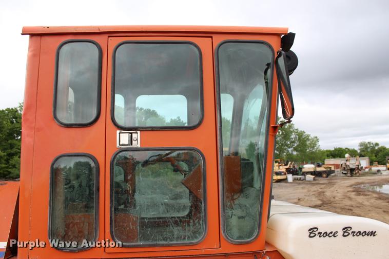 image for item L3068 Broce Broom RJ350 broom