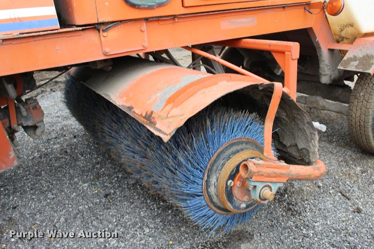 image for item L3068 Broce Broom RJ350 broom