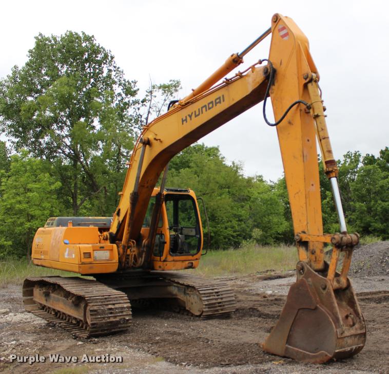 image for item L3070 1998 Hyundai R210LC-3 excavator