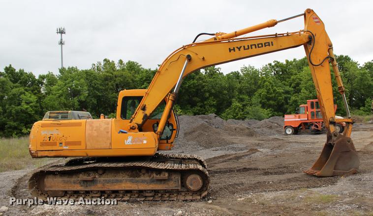 image for item L3070 1998 Hyundai R210LC-3 excavator