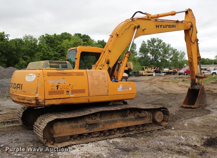 image for item L3070 1998 Hyundai R210LC-3 excavator