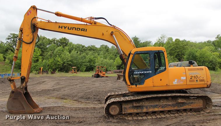 image for item L3070 1998 Hyundai R210LC-3 excavator