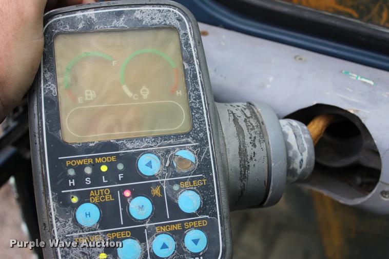 image for item L3070 1998 Hyundai R210LC-3 excavator