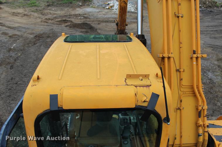 image for item L3070 1998 Hyundai R210LC-3 excavator