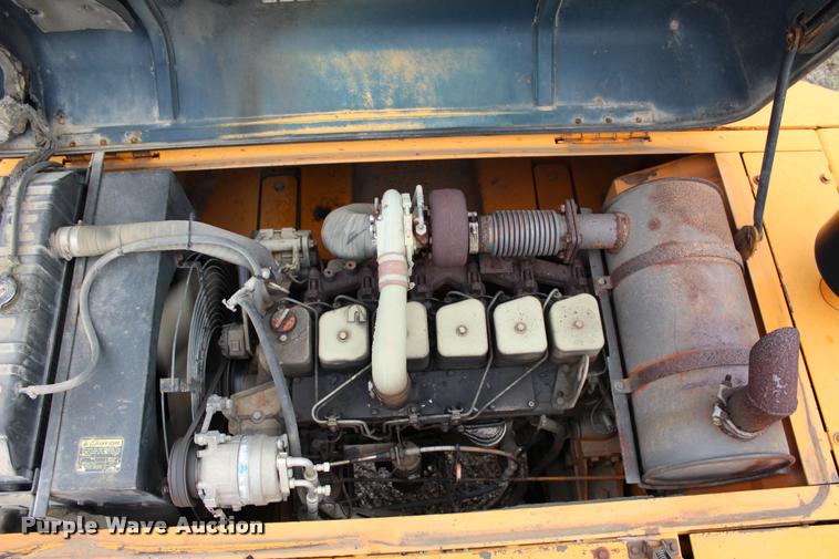 image for item L3070 1998 Hyundai R210LC-3 excavator