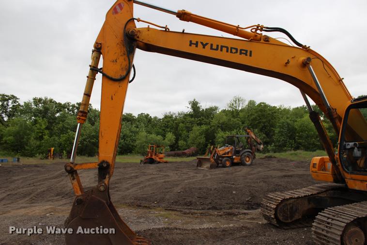 image for item L3070 1998 Hyundai R210LC-3 excavator
