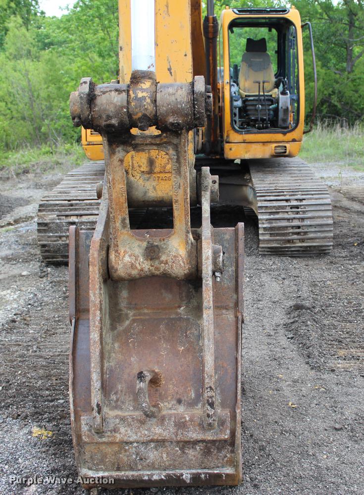 image for item L3070 1998 Hyundai R210LC-3 excavator