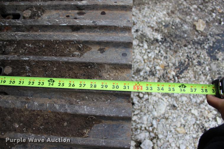 image for item L3070 1998 Hyundai R210LC-3 excavator