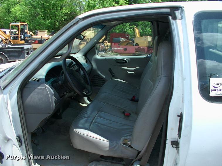 image for item L3071 2000 Ford F150 SuperCab pickup truck