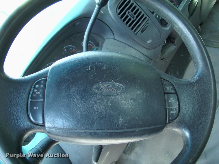 image for item L3071 2000 Ford F150 SuperCab pickup truck