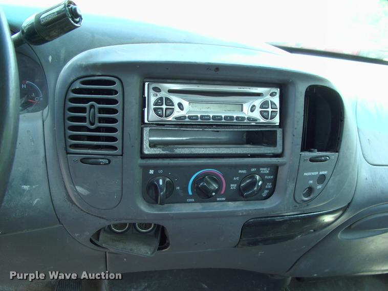 image for item L3071 2000 Ford F150 SuperCab pickup truck