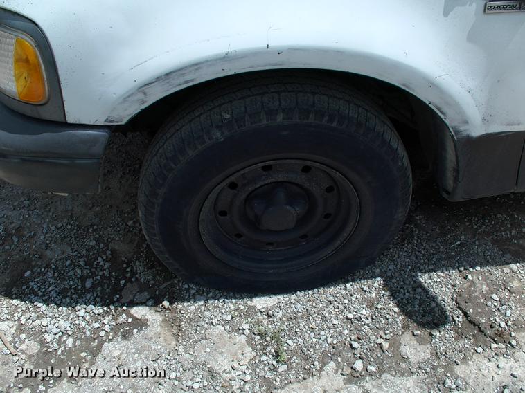 image for item L3071 2000 Ford F150 SuperCab pickup truck