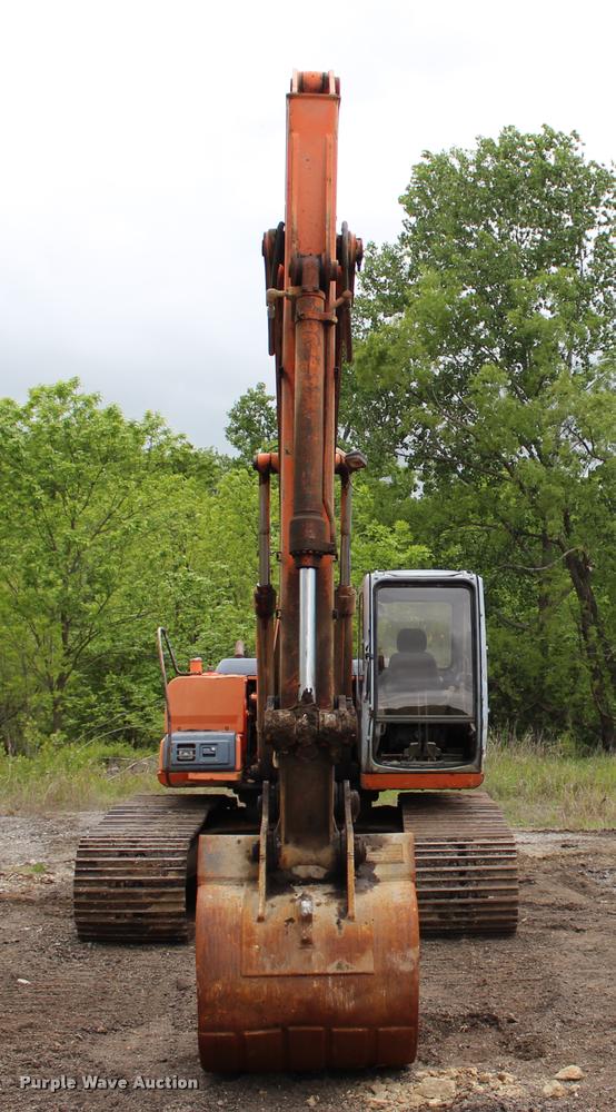 image for item L3075 2000 Hitachi EX200LC-5 excavator