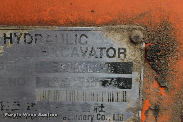 image for item L3075 2000 Hitachi EX200LC-5 excavator