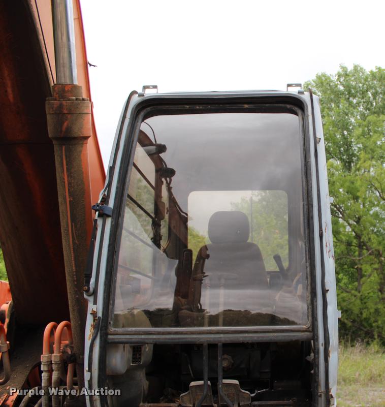 image for item L3075 2000 Hitachi EX200LC-5 excavator